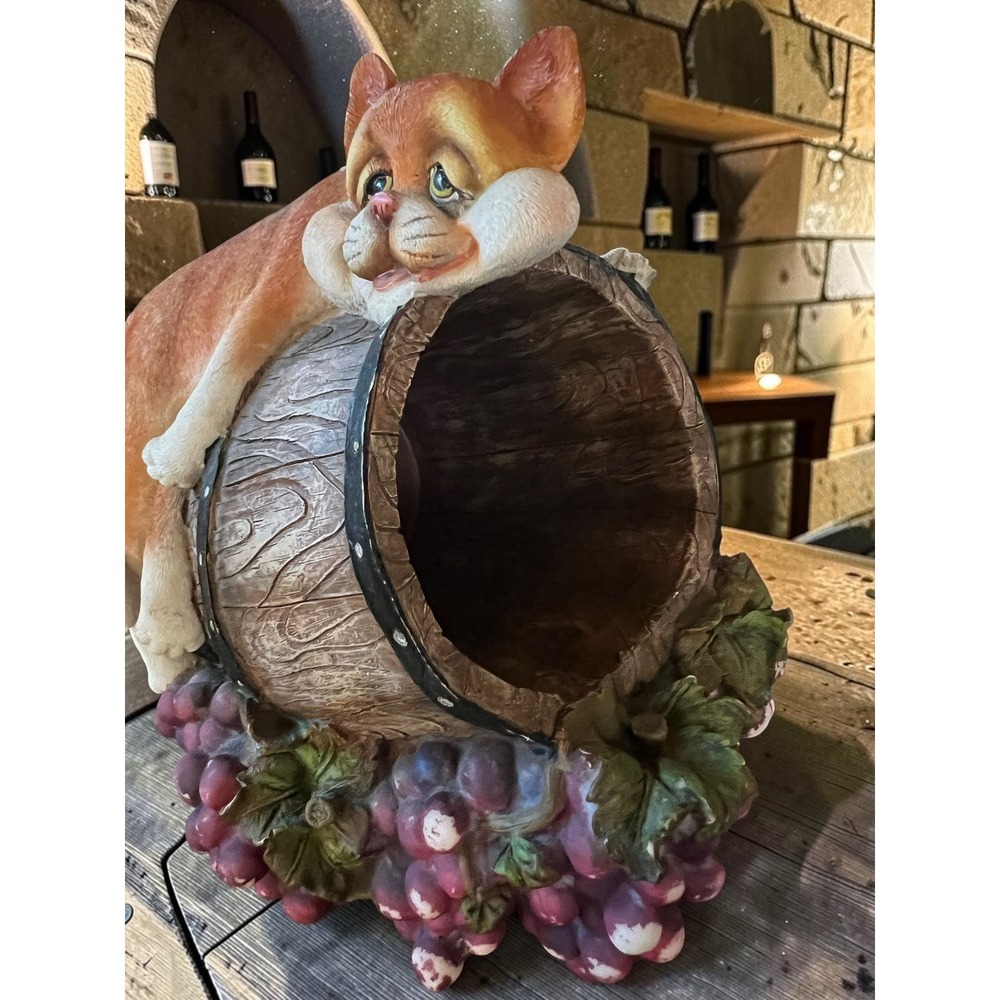 Vintage Whimsical Cat Wine Bottle Holder Resin Tipsy Kitty Vinyard Kitchen Decor - Picture 4 of 13
